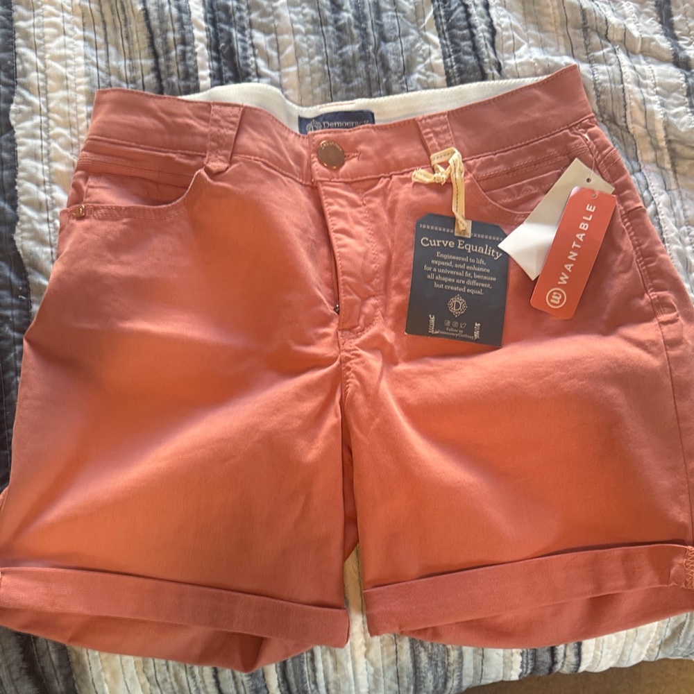 Democracy Women's Warm Coral Shorts